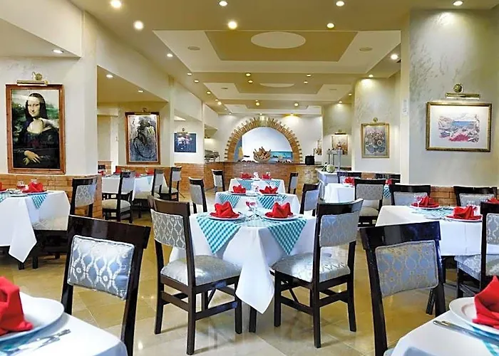 Hotelux Marina 3*