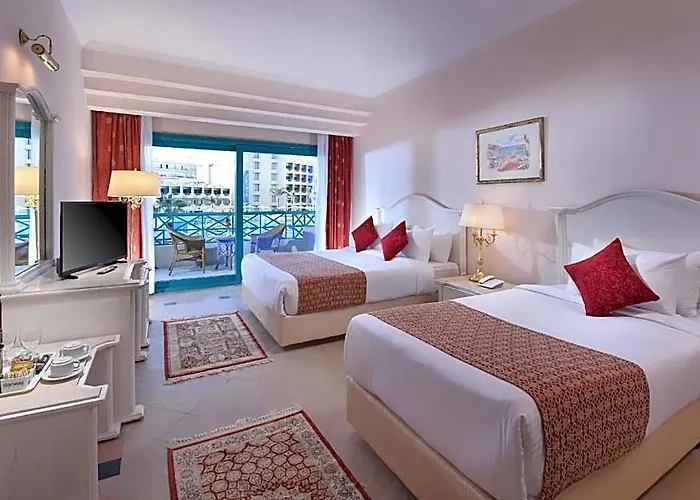 Hotelux Marina 3*