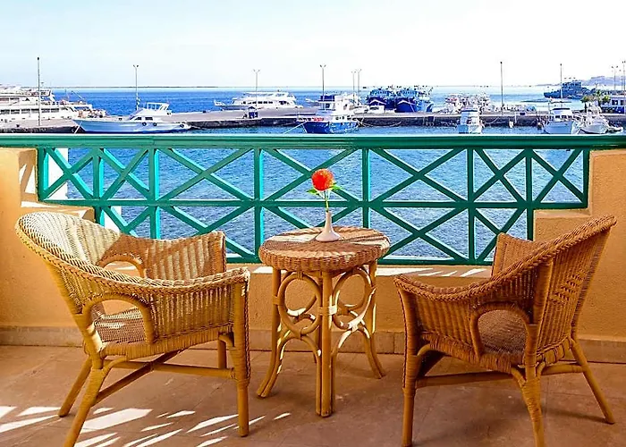 Hotelux Marina 3*